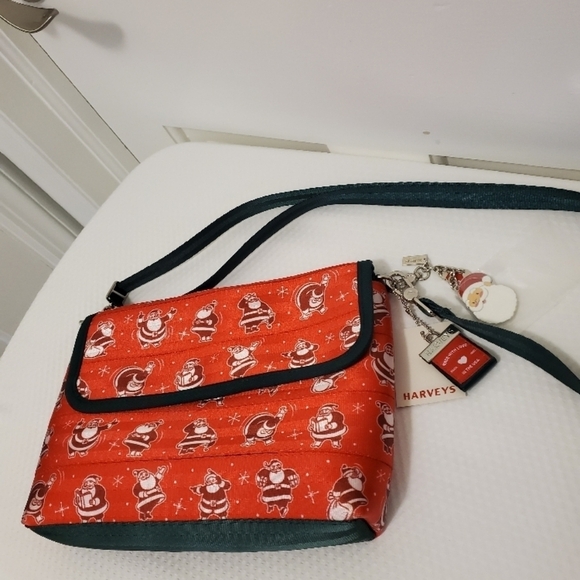 Harveys Seatbelt Medium Foldover Crossbody Santa 🎅 Bag! - Picture 8 of 13